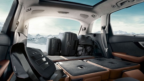 Універсальність, що вивільняє простір.